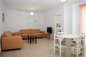 Room 107 | Oppholdsområde | Flatskjerm-TV