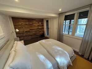 1 室のベッドルーム、デスク、アイロン / アイロン台、WiFi (無料)