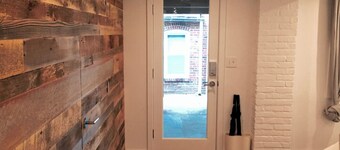 Designer Apartment with Brand New Bathroom and All the Amenities!