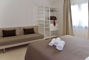 1 bedroom, WiFi, bed sheets