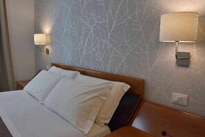 3 habitaciones, tabla de planchar con plancha, cuna de viaje y wifi 