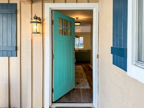 Interior - LUXURY POOL HOME! NEAR BEACH & COLIGNY IN SOUTH FOREST BEACH HILTON HEAD (Hilton Head Island)