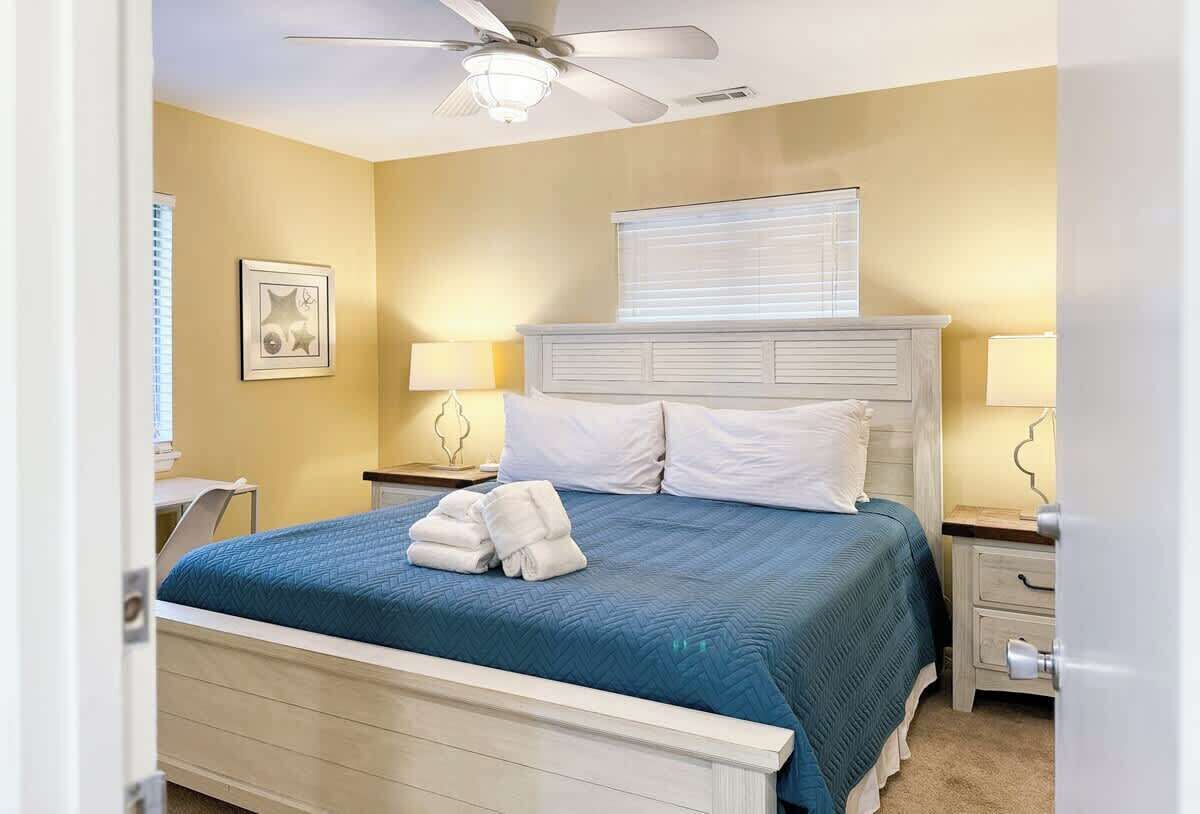 4 chambres, fer et planche à repasser, lit parapluie, Wi-Fi gratuit