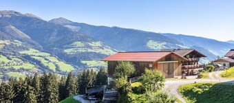 Merveilleuse maison de vacances privée pour 24 personnes avec WIFI, TV, terrasse et animaux admis