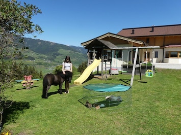 Eigentum, Freizeit, Berg, Gras, Grundeigentum, Landschaft, Gebirge, Haus, Grundstueck, Ranch