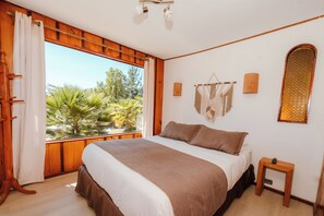 Familie-bungalow | Strykejern/-brett, barnesenger (inkludert) og sengetøy