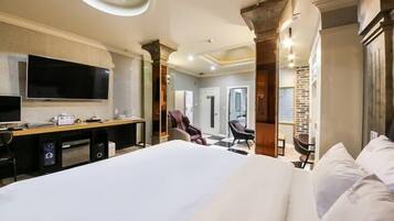Superior Double Room (A) | Individually decorated, desk, laptop workspace, free WiFi