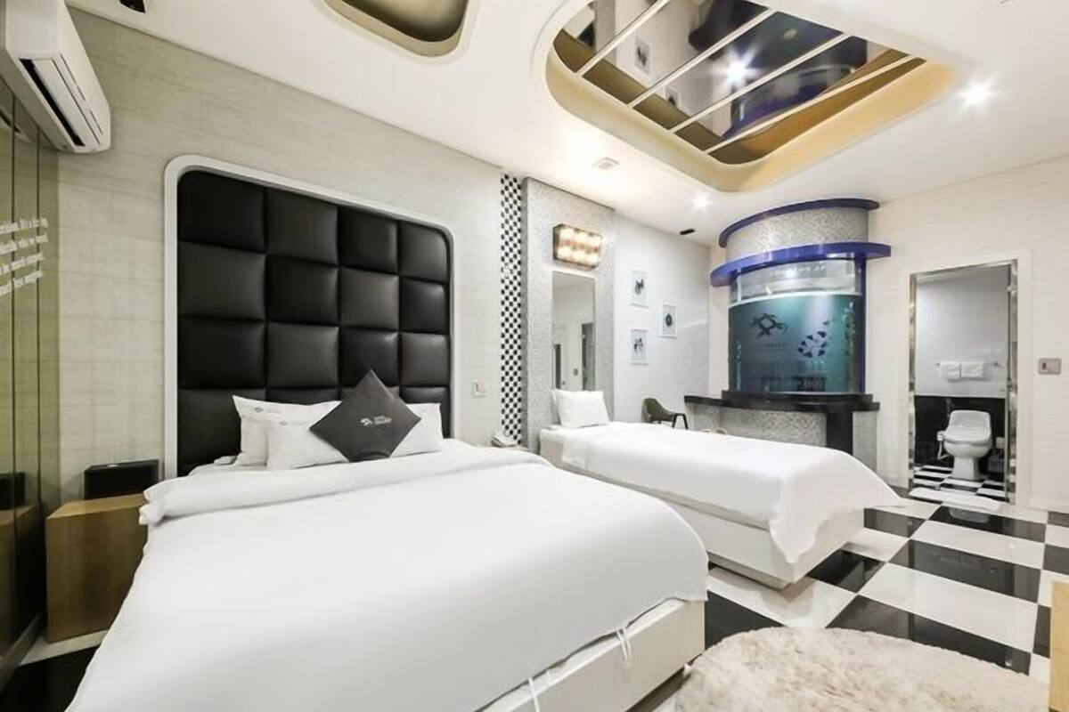 Habitación Deluxe con 2 camas individuales | Escritorio, espacio para trabajar con laptop y wifi gratis 