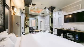 Standard Double Room | Individually decorated, desk, laptop workspace, free WiFi