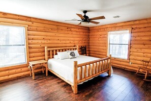 4 室のベッドルーム、WiFi、ベッドシーツ、車椅子でアクセスできる設備