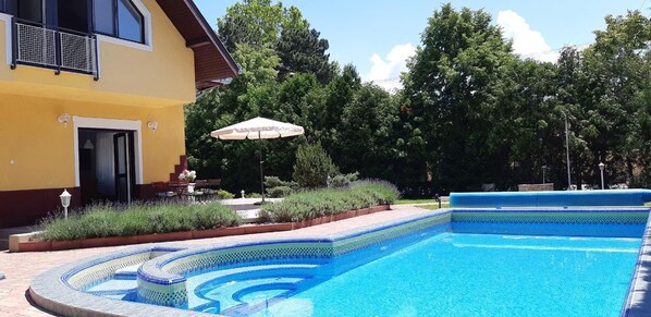 Pool - Holiday apartment Hannabella with a garden (Zamárdi)