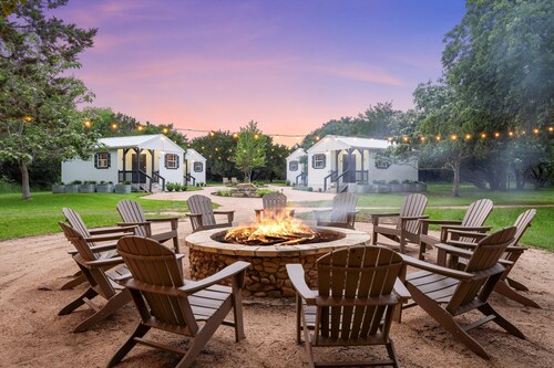 Secluded Poolside Getaway where Boutique Hotel Vibes meet Nature