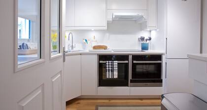Nile Mews House - delightful, newly-refurbished, contemporary space