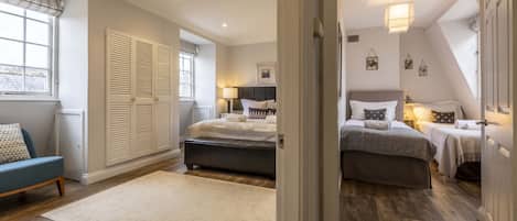 2 bedrooms, iron/ironing board, Internet, bed sheets