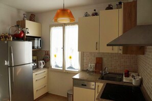 Kühlschrank, Mikrowelle, Geschirrspüler