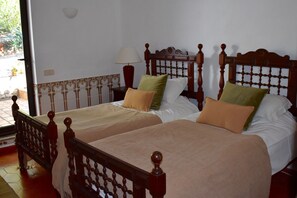 3 Schlafzimmer, Zimmersafe, Bügeleisen/Bügelbrett, WLAN