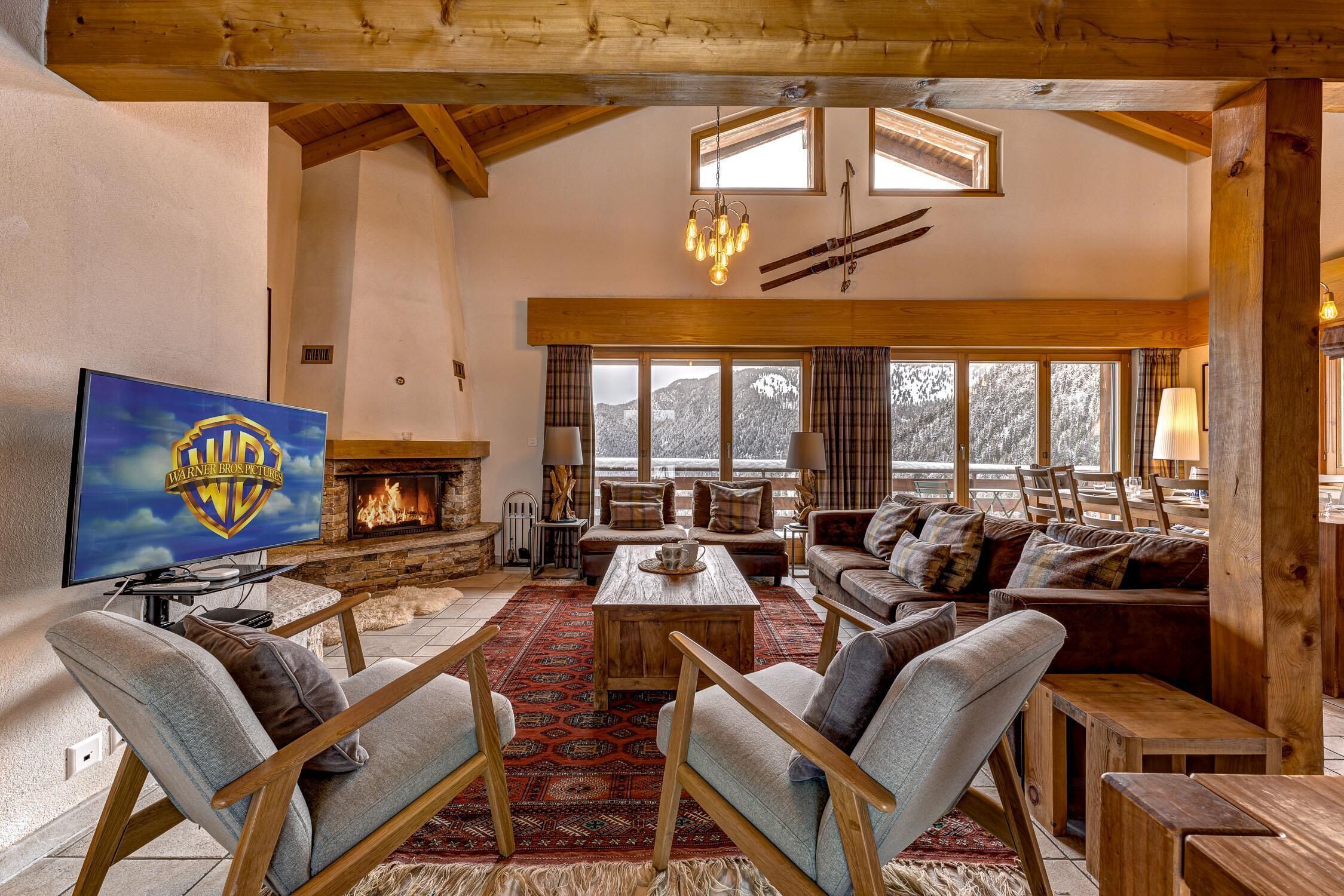 Fernseher, Kamin, DVD-Player, Stereoanlage