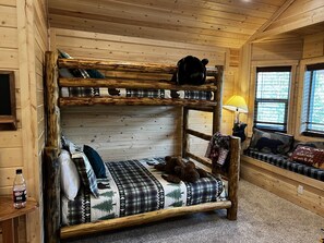 3 bedrooms, iron/ironing board, travel cot, free WiFi