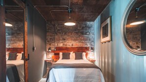 Standard Room | Bed sheets - Collection O Hotel Castillo Ferrer (Valle de Guadalupe)