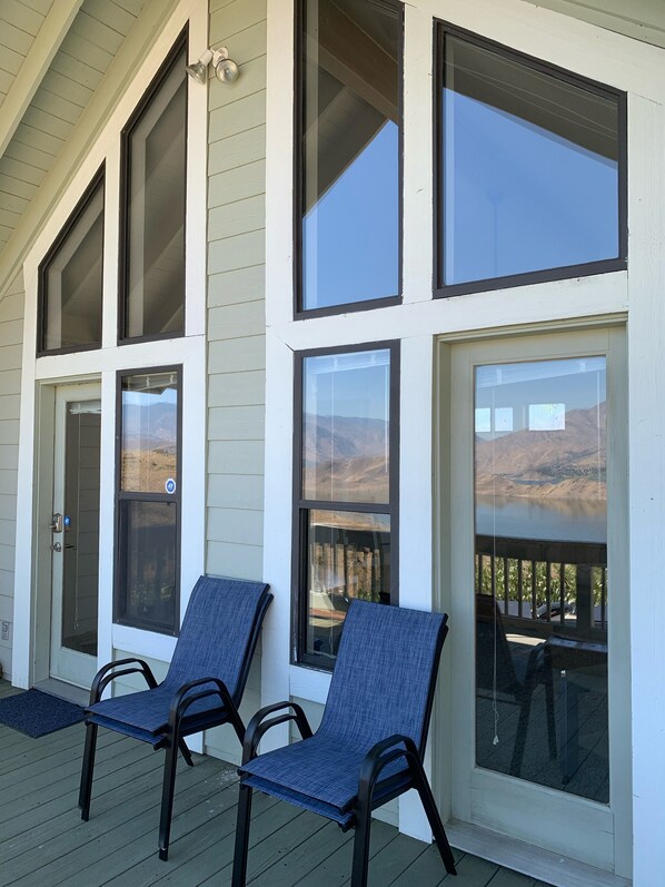 Terrace/patio - Lake View and close to Beach (LAKE ISABELLA)