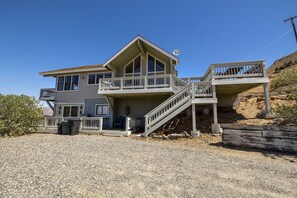 Exterior - Lake View and close to Beach (LAKE ISABELLA)