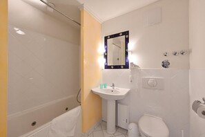 Bathtub