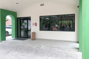 Entrée de l’hébergement