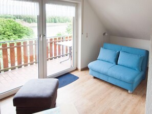 Fernseher, DVD-Player, Stereoanlage