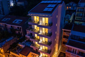 Fasade – kveld/natt