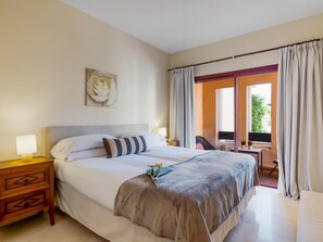 2 bedrooms, iron/ironing board, Internet, bed sheets