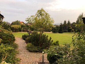 Property grounds - Willa Karkonosze / Karpacz (Jezow Sudecki)