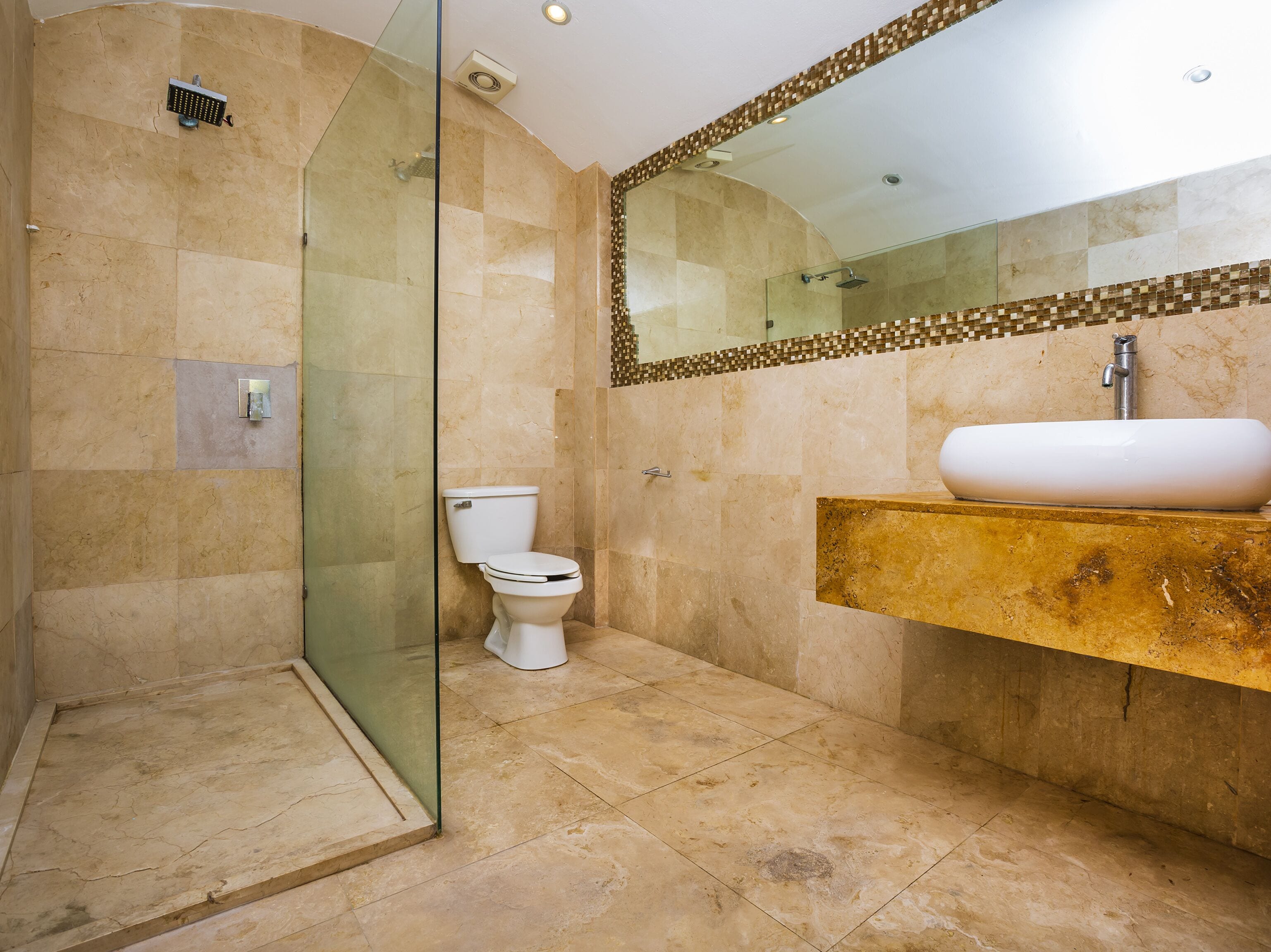 shower, free toiletries, towels, shampoo