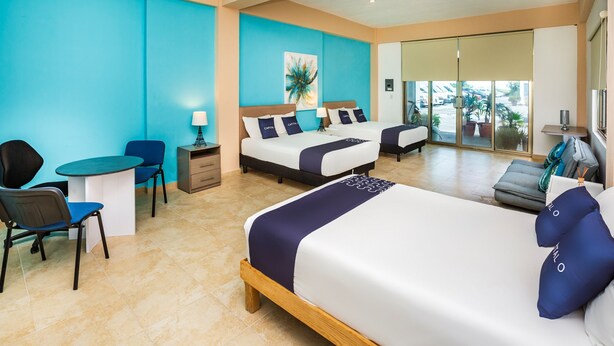Standard Room (3 Double Beds) | Bed sheets