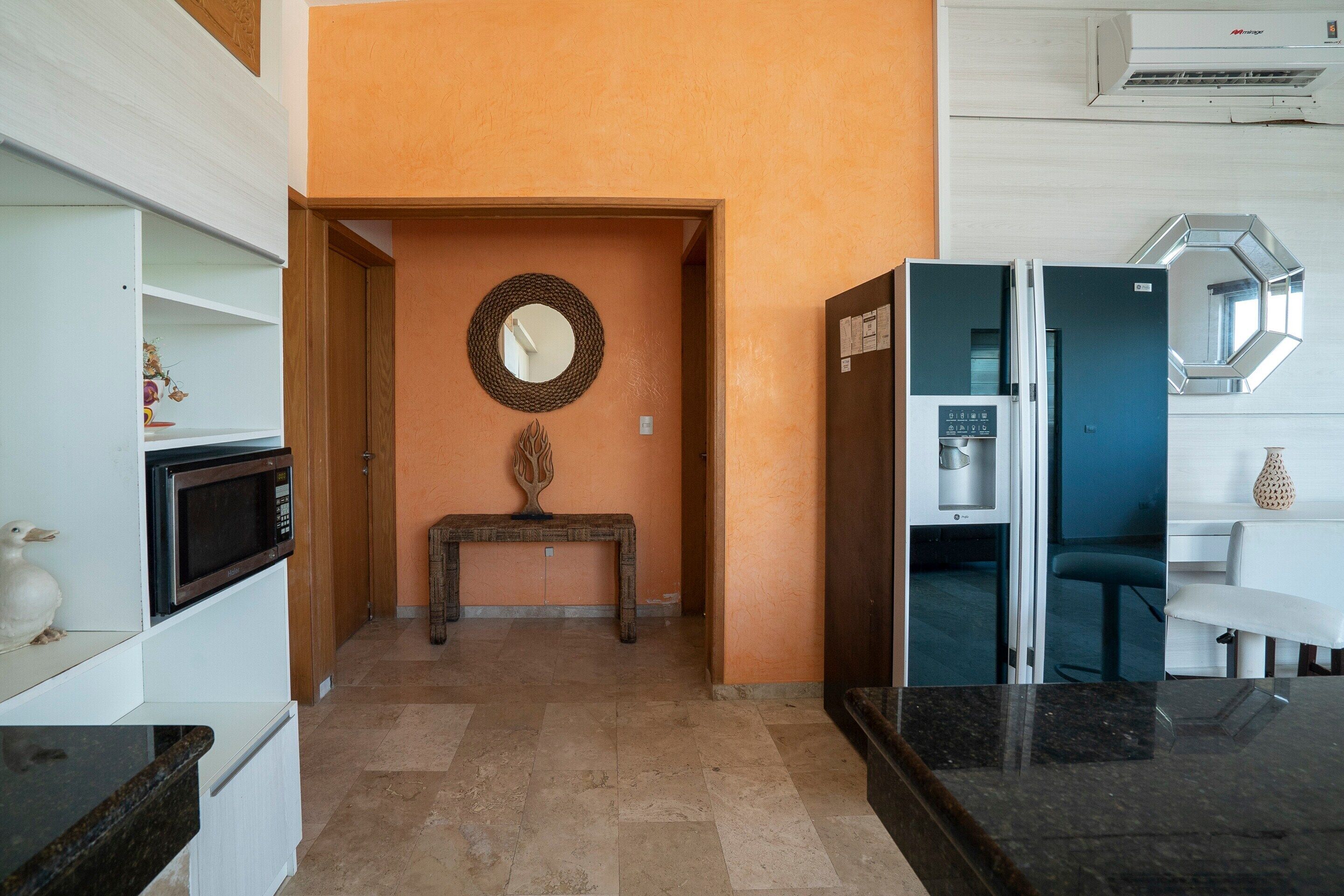 family room | 1 bedroom, bed sheets