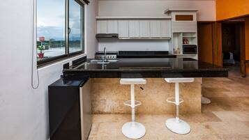 Family Room | 1 bedroom, bed sheets