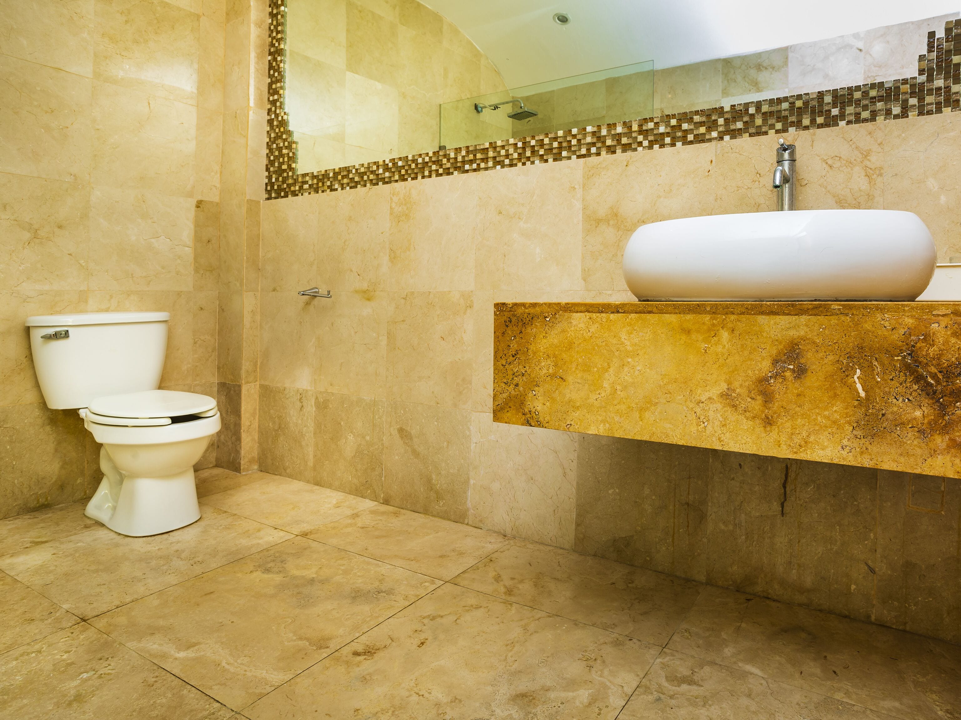 shower, free toiletries, towels, shampoo