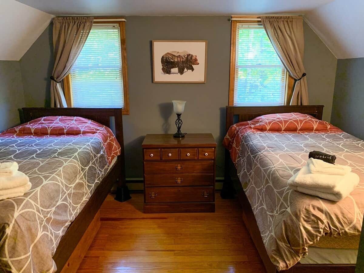 3 dormitorios, tabla de planchar con plancha, wifi gratis y ropa de cama