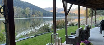 Steps away from the beautiful Kootenai River; Timber River Guest House.