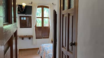 Basic Single Room, 1 Large Twin Bed | Free WiFi, bed sheets