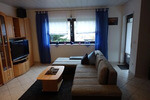 Télévision, lecteur de DVD, chaßne hi-fi