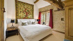 5 bedrooms, iron/ironing board, travel crib, WiFi (free)