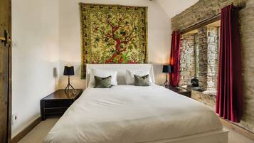 5 bedrooms, iron/ironing board, travel cot, free WiFi