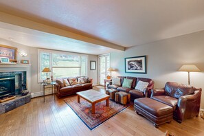 TV, fireplace, DVD player, stereo