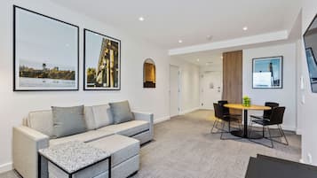 Two Bedroom Apartment Accessible | 2 bedrooms, in-room safe, desk, laptop workspace