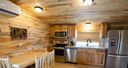 Farriers Quarters Studio on 280 acre Sevier River Ranch - 2 Queen Beds