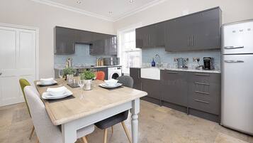 Fridge, microwave, oven, dishwasher