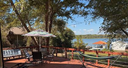 Serene Winter Lake House: Private Dock, Deck Views & Firepit