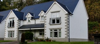 2 bedroom first floor apartment in Invergarry.