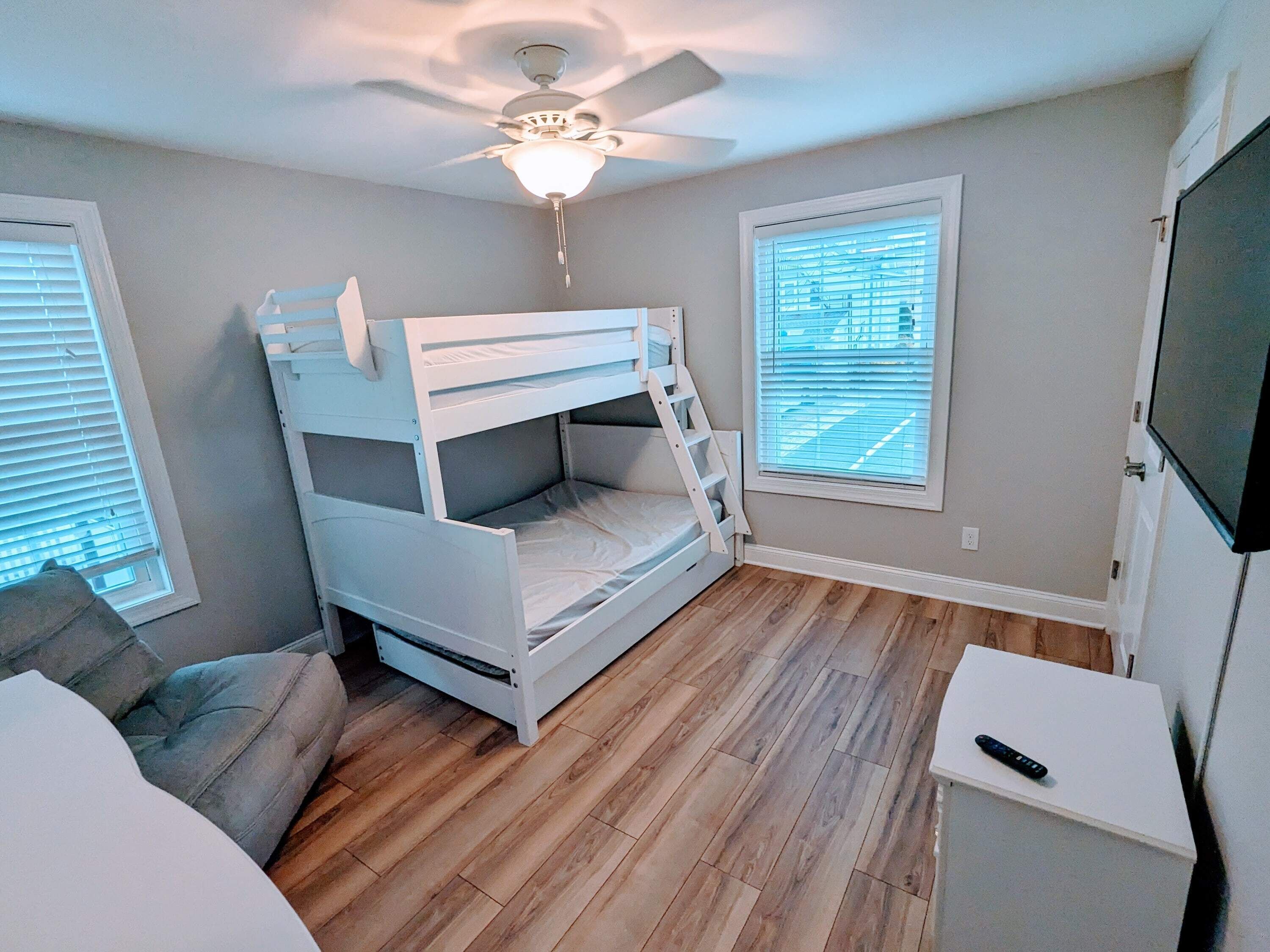 4 habitaciones, escritorio y wifi 