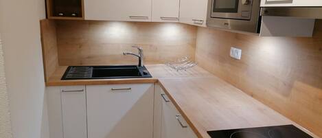 Fridge, oven, stovetop, toaster